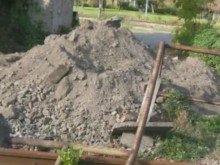 Високоскоростна жп линия влезе в частен пловдивски двор