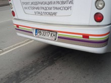 Рейс пропусна спирки, жена падна вътре, а шофьорът се скара на хората