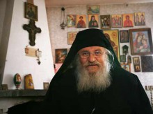 Спешно търсят жито и фураж за приюта на отец Иван