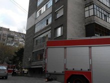 Двама обгазени при пожар в Пловдив