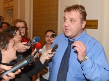 Каракачанов: Турция много нахално се меси във вътрешните работи на България