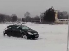 Дрифтъри изораха едно от игрищата на Английската