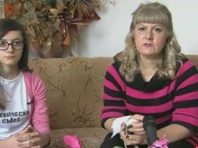 Пребитата учителка: Тя ме скубеше, риташе, удари ме в окото