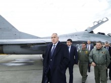 Премиерът край Пловдив: Горивата поевтиняха, бизнесът да свали цените