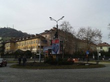 Вече свалят тролейбусната мрежа по бул. "Васил Априлов"