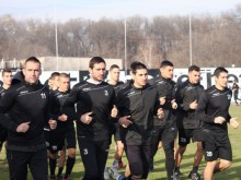 Ясен часът на първата контрола на "черно-белите"