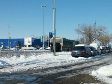 Пловдивчанка: Вече съм болна, висях час и половина на спирката в студа!