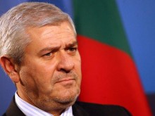 Шарков: Смесва се сигурността на децата с политиците
