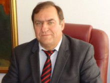 Заличават името на кмета насилник от чешмите и паметниците в Стрелча