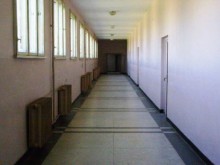 Училище брои над 4 300 лв. на уволнен преподавател