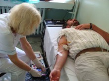 По български: Близки на пациенти не могат да дарят кръв