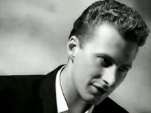 Почина изпълнителят на легендарния хит Wonderful Life