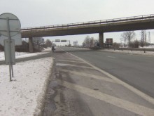 Успешно оперираха пострадалия от паднало парче бетон върху кола на "Хемус" 