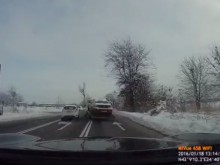 Видео показа как катастрофа се размина на косъм на входа на Пловдив