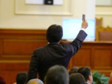 Плащаме 240 000 лв. за кафе и минерална вода на депутатите