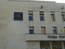 Часовникът на Централна поща тръгна, точен е