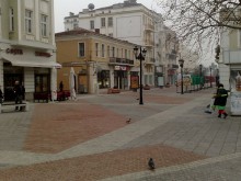 Лека мъгла над Пловдив, иде топъл вятър