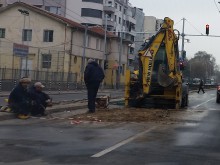 ВиК авария затрудни движението по бул."Шести септември"