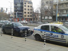 Сблъсъци на 4 коли и 2 автобуса в рамките на час до моста на Герджика!