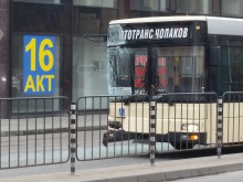 Двама са пострадали при удара между автобусите на градския транспорт