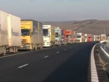 Наш гурбетчия намери начин да печели от блокадата на гръцката граница
