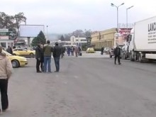 Родните превозвачи затварят всички пунктове по границата с Гърция