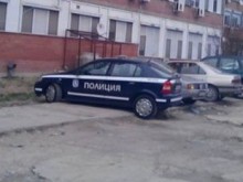 Два леки автомобила са били разбити и обрани вчера
