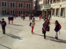 Повече от половината училища в страната имат физическа охрана