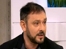 Пластичен хирург разкри: Нашенка поиска да ѝ направя гърди на гърба
