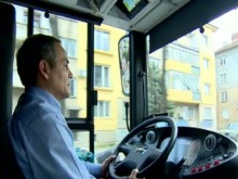 Патриотична музика просълзи пътниците в автобус на градския транспорт