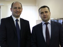 Македонските данъчни се учат от НАП