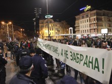 Спането на плажа разрешено, забраниха паркирането и палатките 