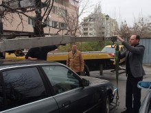 Кметът на "Южен" лично вдигна старо БМВ, да се готвят и други