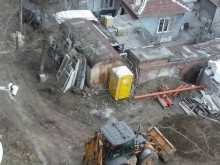 На ул. "Чорлу" 2: Няма ги дърветата, няма ги цветята, само кална строителна площадка