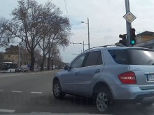 Това не може да е истина! Пловдивски джип обаче го направи пред всички!