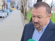 Български чиновник получава заплата 6 години, без да стъпва на работа