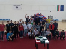 Над 50 студенти се състезаваха по канадска борба в залата на ПУ