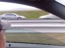 Безразсъдна шофьорка лети със 130 км/ч в насрещното на АМ "Тракия"