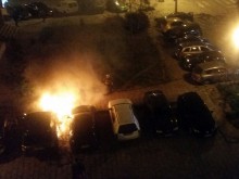 Кола пламна в Пловдив, полицията разследва причините