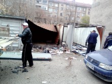 В "Централен" премахват гаражи на длъжници