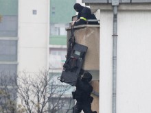 Драмата в София продължава вече над 17 часа