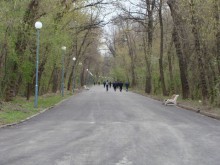 Пръскат в парк "Лаута", посетителите да внимават