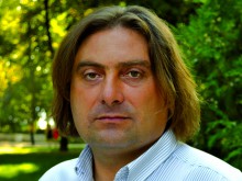 20 домакинства превърнаха отводнителен канал в Калековец в помийна яма