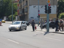 Нова организация на движението на оживени кръстовища в Пловдив от днес!