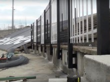 Нови огради в сектора за гости на Лаута за дербито