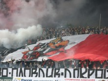 "Черно-белите" фенове събират средства за хореография