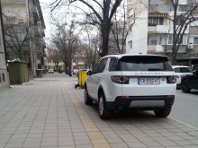 Пешеходците имат ли право да използват тротоарите?