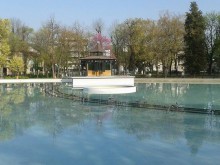 Вече пълнят езерото с Пеещите фонтани