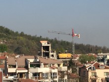 Висока нова сграда на метри от Общинския съвет изуми пловдивчанин