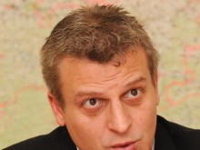 Москов разсрочи още едно обещание - за електронни талони и рецепти